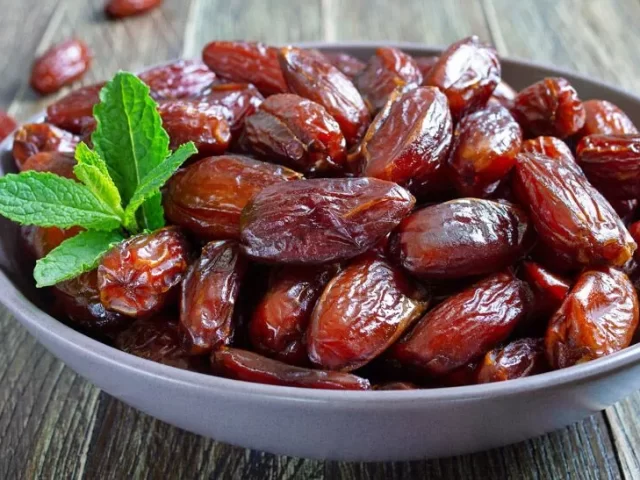 dried-dates-vs-fresh-dates-benefits-and-disadvantages